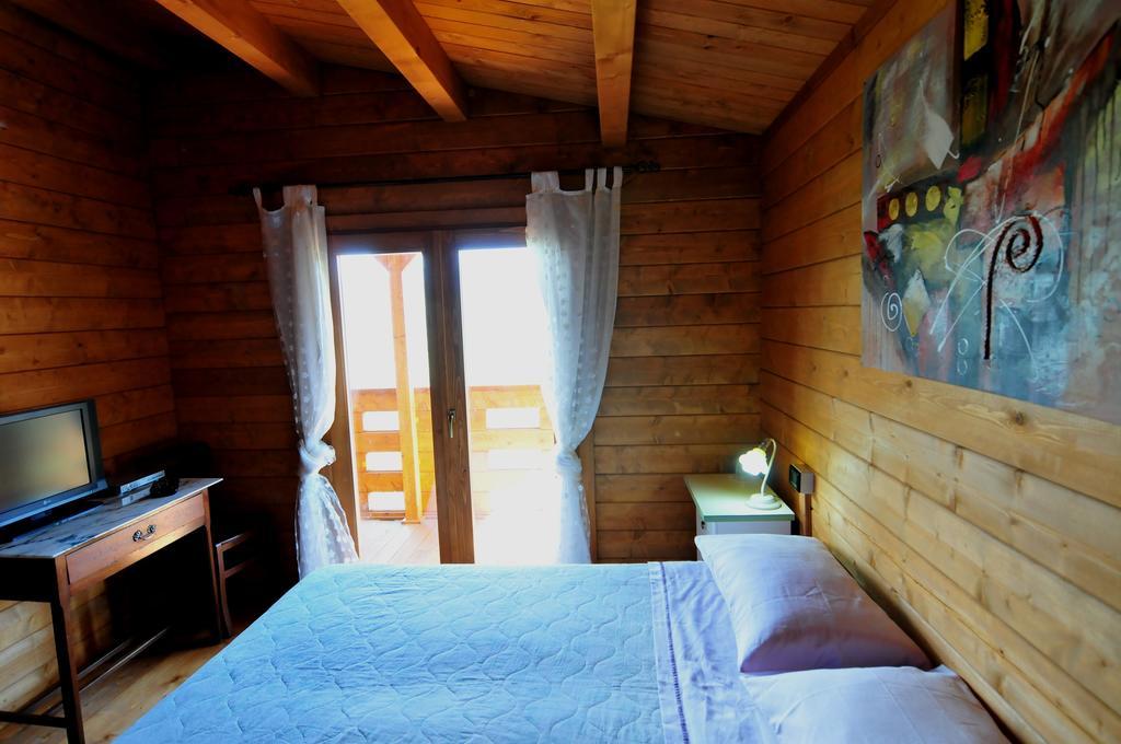 Chalet Dei Parchi Bed and Breakfast Saracinesco Pokój zdjęcie